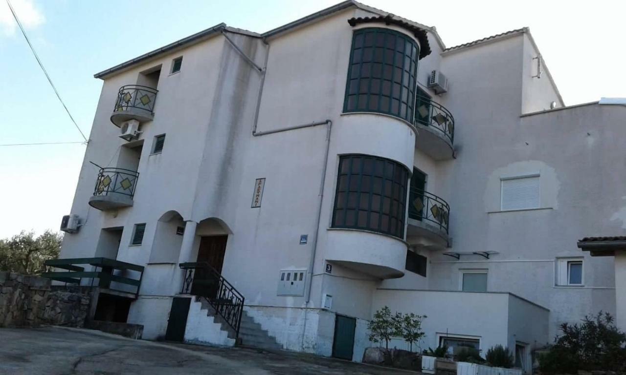 Apartmani Ivandic Murter Exteriör bild